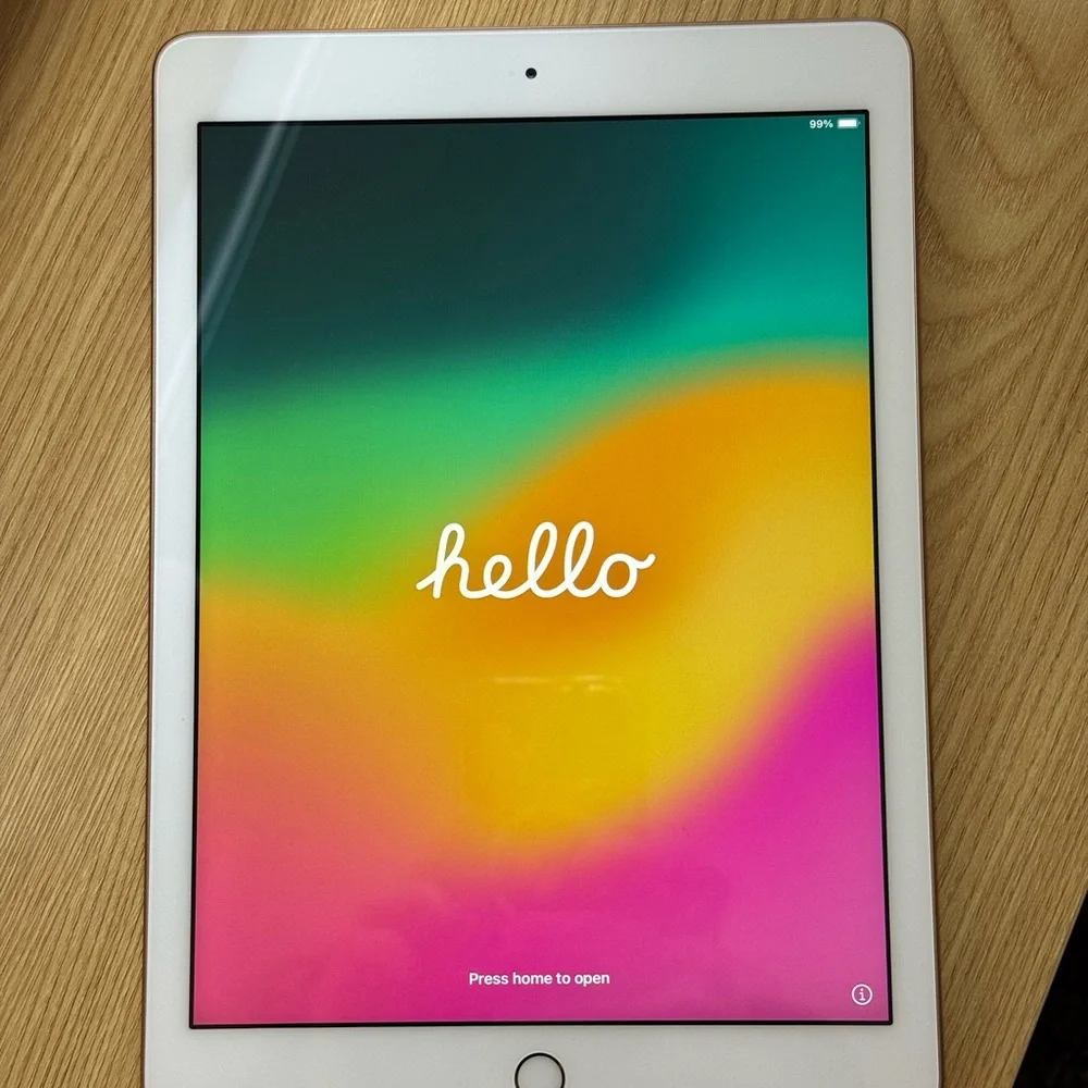 IPad 6th generation in rose gold 128GB